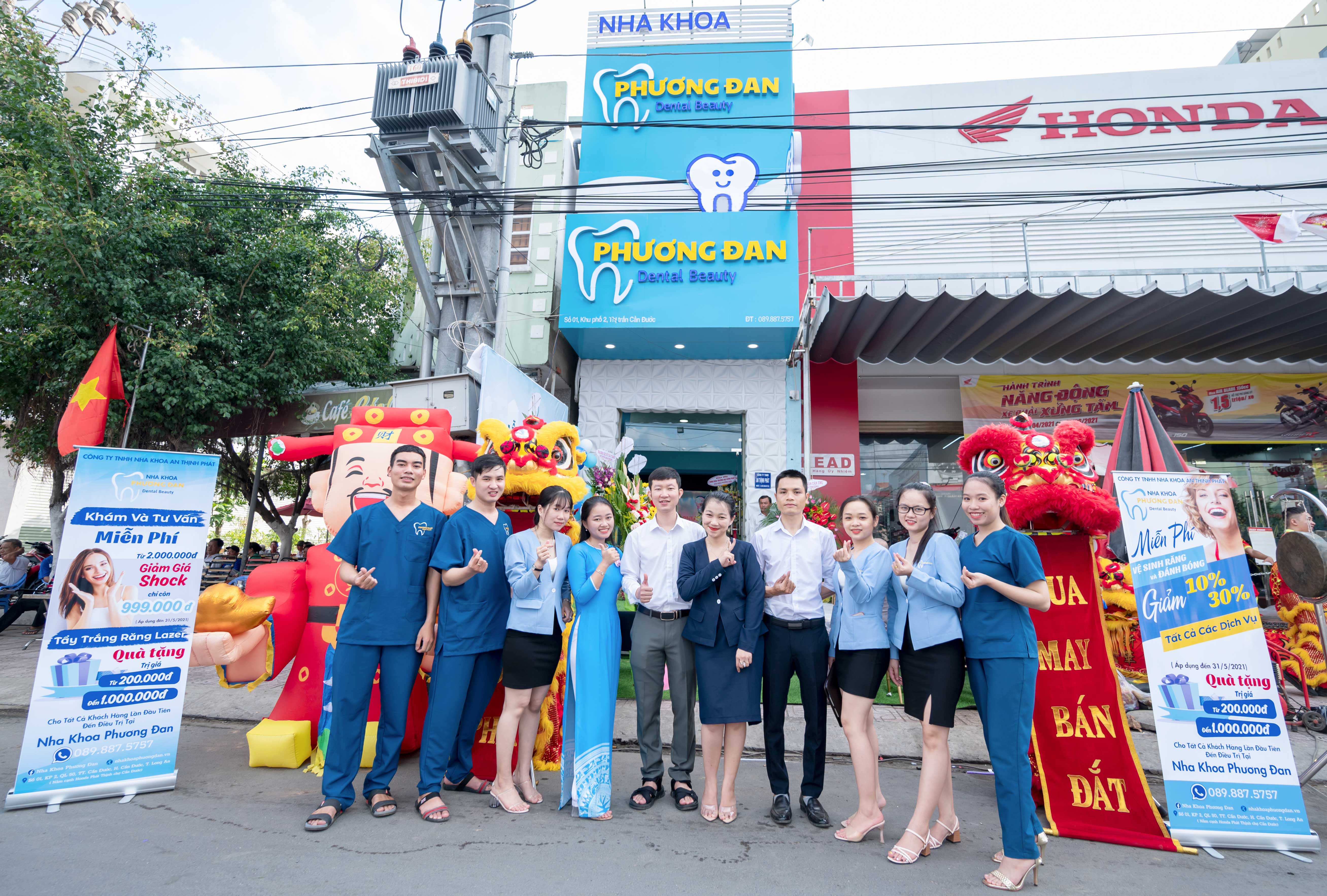 Đội ngũ nhân viên Nha khoa PHƯƠNG ĐAN